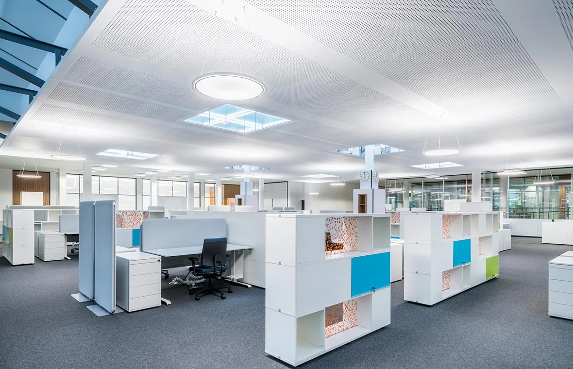 Büro mit intelligenter Infrastruktur