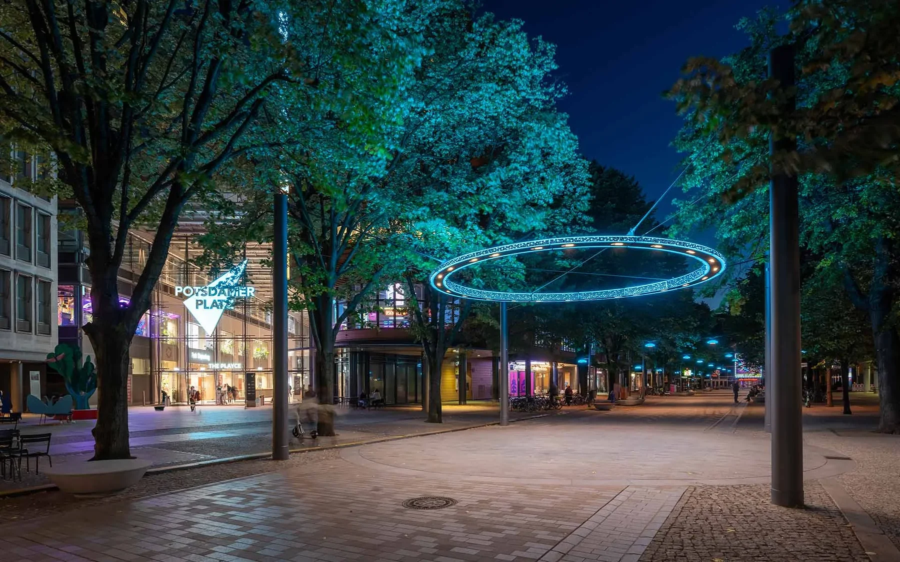 Lichtinstallation für den Außenbereich von TRILUX